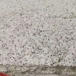 白銹石